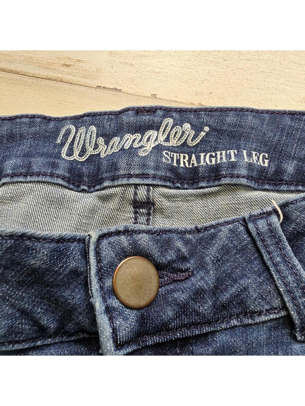 Wrangler Women's Straight Leg Western Denim Stretch Jeans 9/10x32 Fits 29x30.5 - Picture 2 of 10
